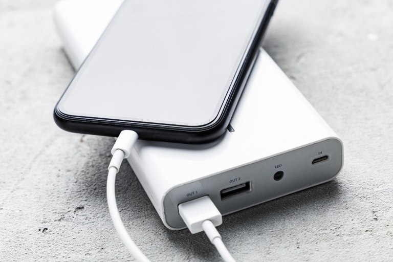 Power bank: O αφανής ήρωας των καλοκαιρινών διακοπών