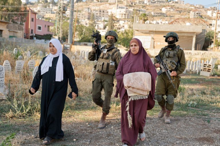 Επηρεασμένοι από τη θρησκεία οι Ισραηλινοί – «Ναι» στον εκτοπισμό των Παλαιστινίων λέει το 82%