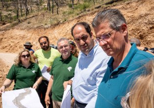 Πώς ξεκίνησε η φωτιά στην Παλαιά Φώκαια – «Επεκτάθηκε πάρα πολύ γρήγορα», λέει ο Κεφαλογιάννης