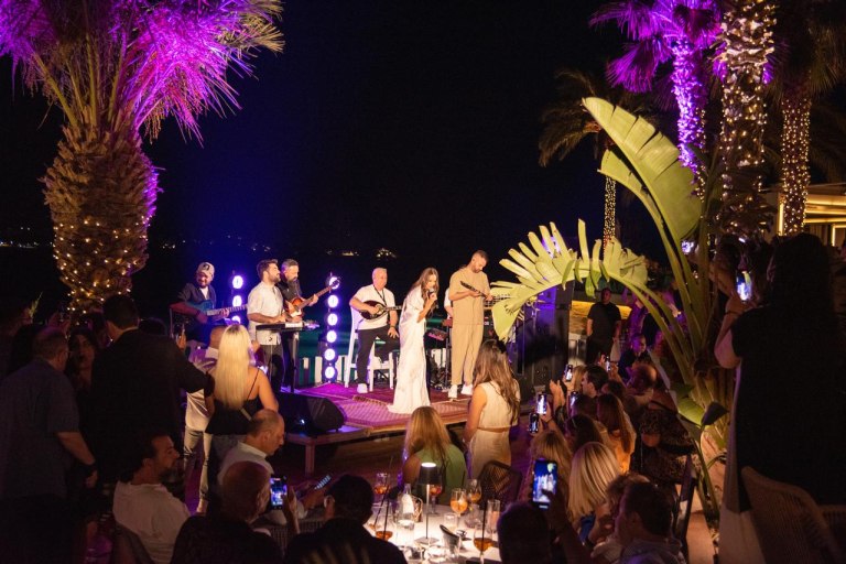 Το λαμπερό της πάρτι της Ρίας Ελληνίδου για την απονομή του δίσκου της – Οι celebrities που έδωσαν το παρών