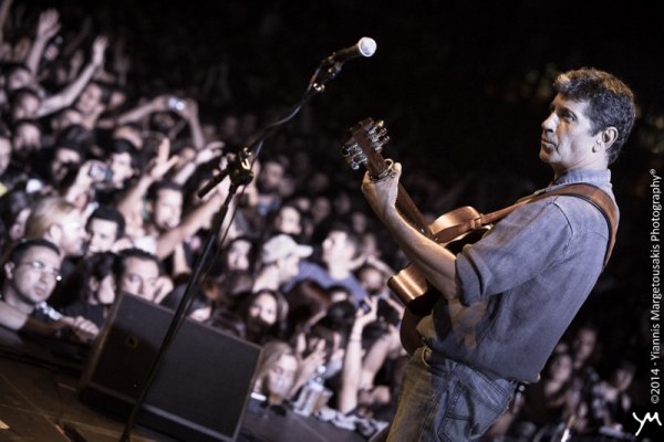 Αυτός δεν είναι ποιητής, είναι στιχάκι – για το «Σχεδίασμα ποιητικής βιογραφίας» του Σωκράτη Μάλαμα