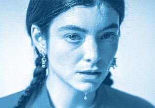 Η Lorde μιλά για τα πλεονεκτήματα της θεραπείας με MDMA – «Άλλαξε το παιχνίδι»