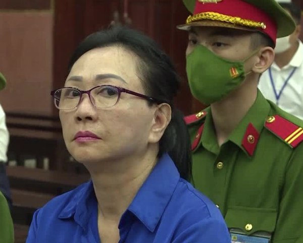 Βιετνάμ: Η μεγιστάνας που καταδικάστηκε σε θάνατο για τραπεζική απάτη 12 δισ. δολαρίων τελικά θα ζήσει