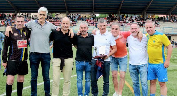 Τίμησαν τον Μεντιλίμπαρ