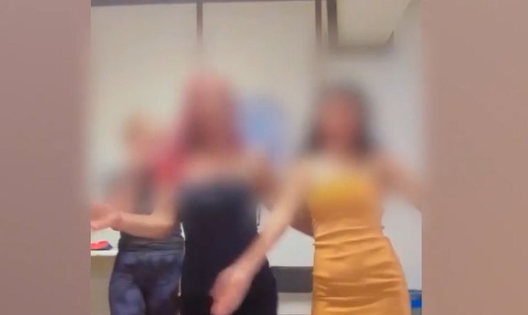 Μεσσηνία: Ταυτοποιήθηκαν και αναζητούνται τα άτομα που χόρευαν τσιφτετέλι στην Αστυνομική Διεύθυνση