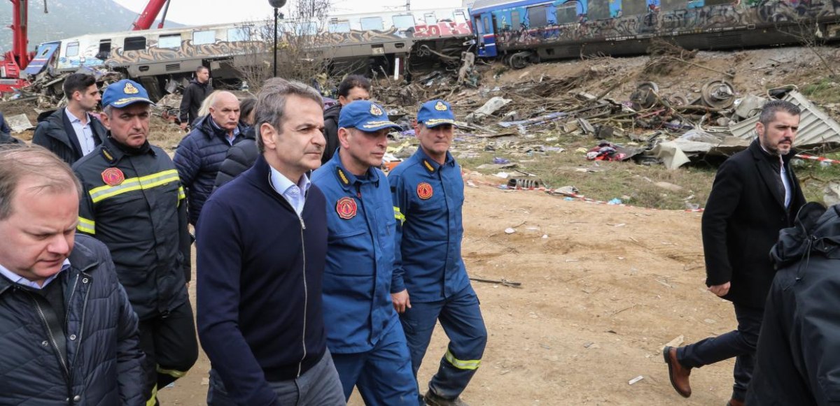 Τέμπη: Τριήμερο «φωτιά» για την κυβέρνηση εντός και εκτός των τειχών