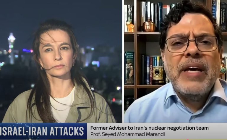 Μαθήματα δημοσιογραφίας από Ιρανό καθηγητή σε Βρετανίδα ρεπόρτερ – «Ακούγεστε σαν πρακτορείο επί εποχής ΕΣΣΔ»