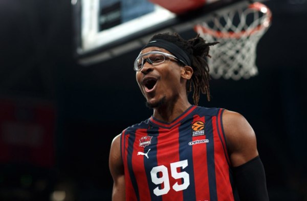 «Κοντά σε συμφωνία με τον Ερυθρό Αστέρα ο Μονέκε»