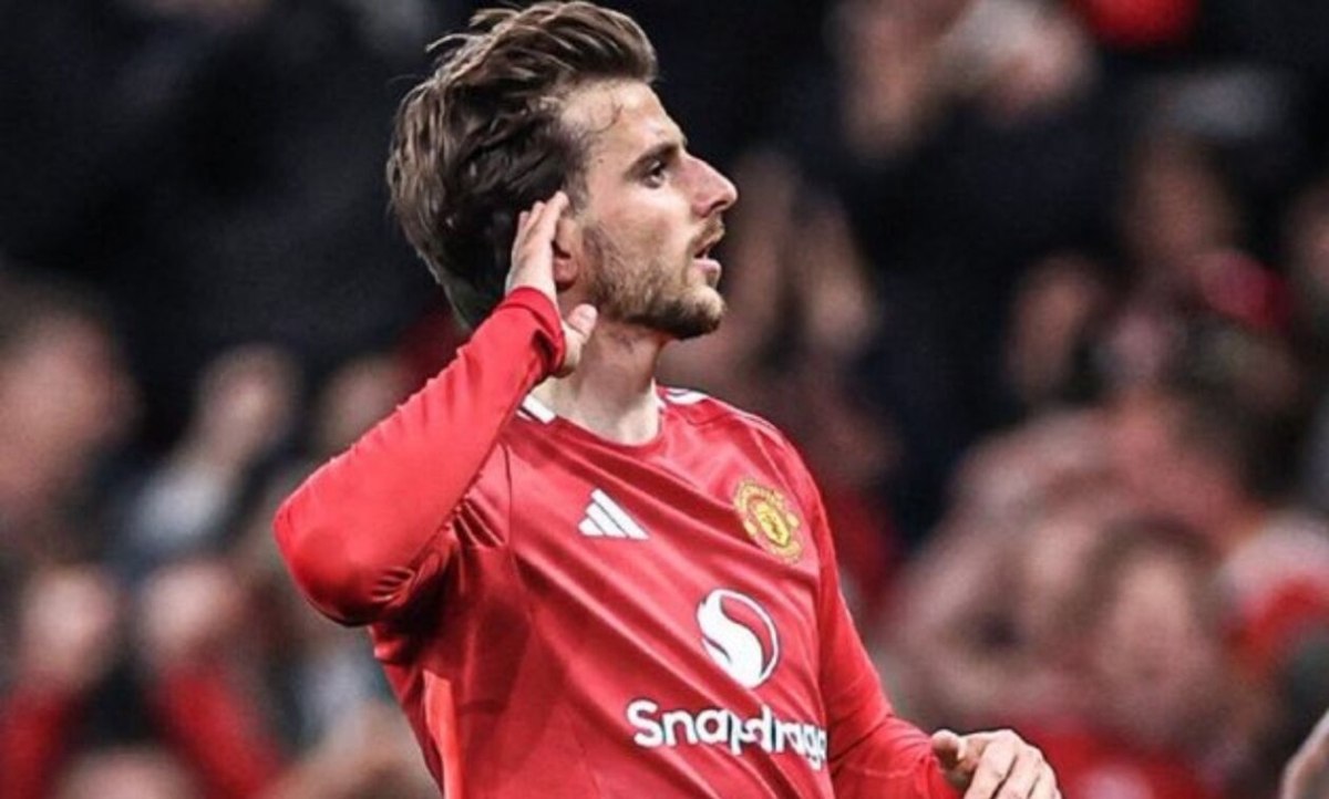 Αποφασισμένος να μείνει στη Μάντσεστερ Γιουνάιτεντ και να το… παλέψει ο Μάουντ (pic)