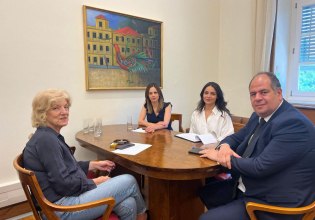 Συνάντηση Νέας Αριστεράς με τον πρέσβη της Παλαιστίνης – «Να σταματήσει η γενοκτονία στη Γάζα»