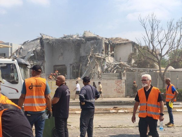 Το in στη Ness Ziona – Πύραυλος εξερράγη λίγα μέτρα από καταφύγιο