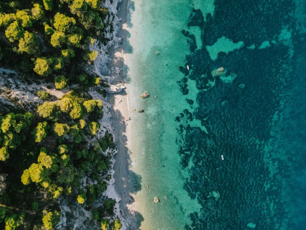 Ανακαλύψτε την άλλη Ελλάδα: Η Σκόπελος στους καλύτερους «μυστικούς» προορισμούς της Μεσογείου