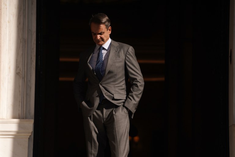 Με την πλάτη στον τοίχο η κυβέρνηση, αναζητά εναγωνίως το damage control