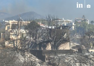 Μάχη με διάσπαρτες εστίες στην Παλαιά Φώκαια – Κάηκαν σπίτια, απεγκλωβίστηκαν κάτοικοι