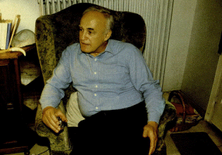 Κάρολος Παπούλιας: Η άγια ισορροπία της ανισορροπίας