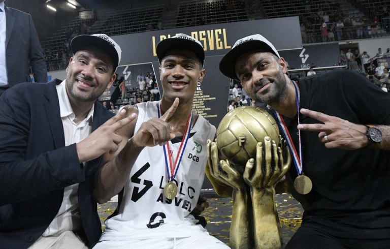 Επιβεβαίωσε δύο μεταγραφές ο Πάρκερ: «Ο Μαλεντόν στη Ρεάλ, ο Σακό στη Βαλένθια»