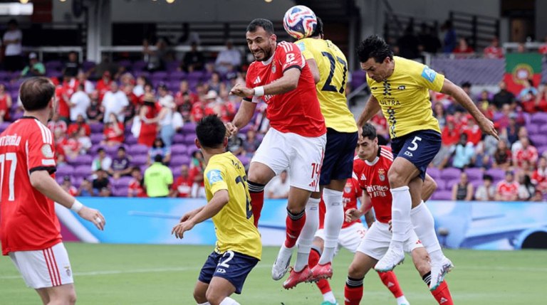 Μπενφίκα – Όκλαντ Σίτι 6-0: Ένα γκολ και δύο ασίστ ο Παυλίδης, «άλμα» πρόκρισης για τους Πορτογάλους (vids)