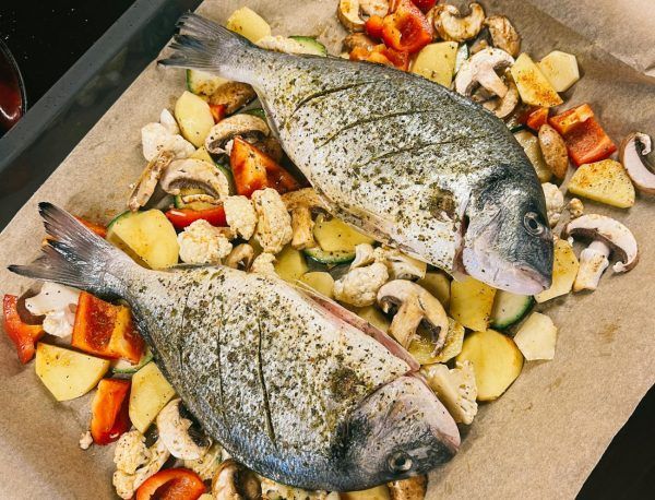Συνταγή: Ψάρι στο φούρνο με πατάτες