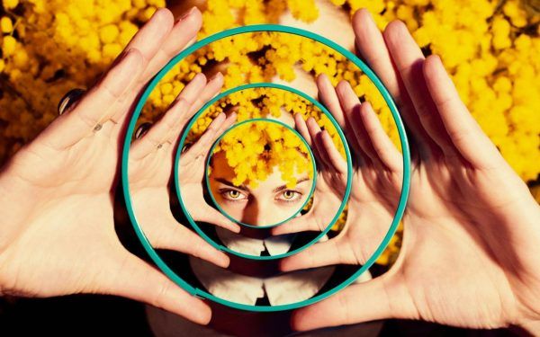 Τι είναι το «φαινόμενο της παράλληλης ζωής» και τι δείχνει για εμάς;