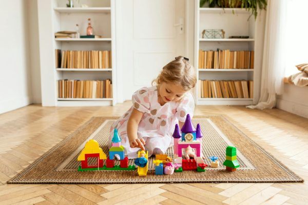 Παιδιά: Τα φτωχότερα πιθανόν να γερνούν γρηγορότερα από τα εύπορα