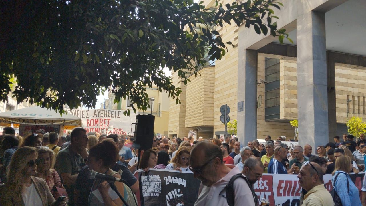 Νέα Αριστερά: Η επαναφορά του 13ου και 14ου μισθού στο Δημόσιο είναι απαραίτητη