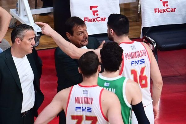 Ένταση Παπανικολάου με Αταμάν: «Δεν έχεις δικαίωμα…»