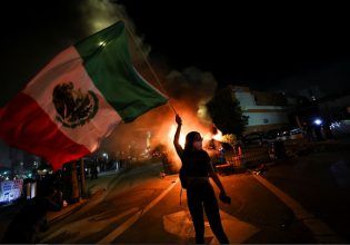 Λος Άντζελες: Σε ετοιμότητα 700 πεζοναύτες – Ελικόπτερα και πλαστικές σφαίρες