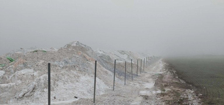 Κορώνεια: «Βουνά» στερεών αποβλήτων 12.000 τόνων σε περιοχή Natura