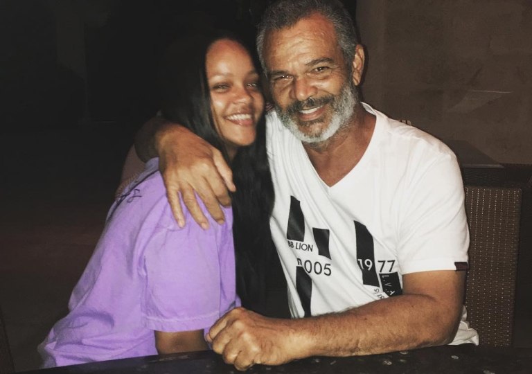 Ριάνα: Αποκαλύφθηκαν τα αίτια του θανάτου του πατέρα της Ρόναλντ Φέντι