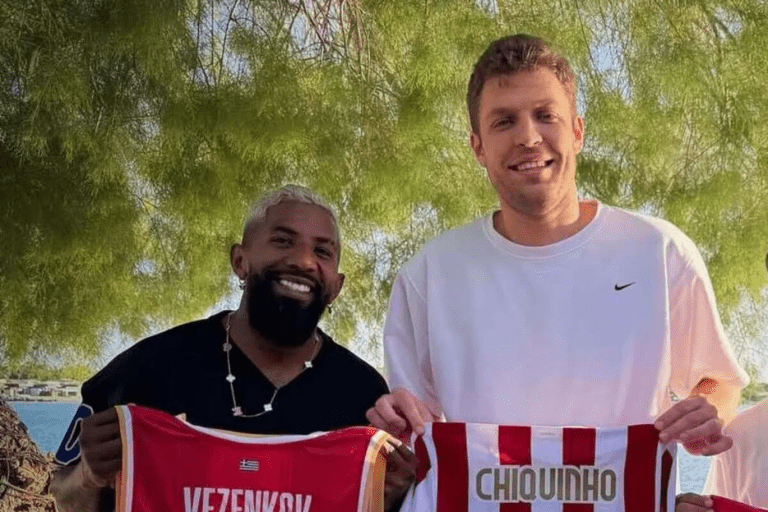 Τα εύσημα του Ροντινέι στον Βεζένκοφ για το βραβείο του MVP: «Το αξίζεις φίλε μου» (pic)