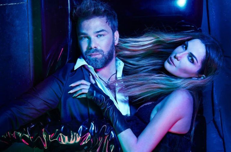 Δέσποινα Βανδή και Γιώργος Σαμπάνης ξεσήκωσαν τη Μύκονο ερμηνεύοντας παλιές και νέες επιτυχίες