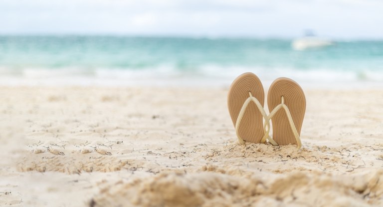 Summer season: Τα must have παπούτσια για εκείνη και για εκείνον