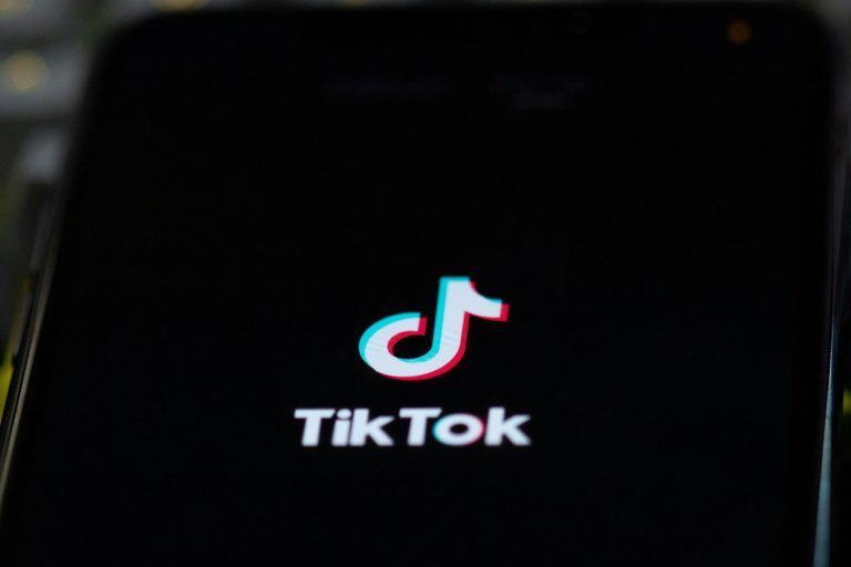 Γιατί το TikTok απαγόρευσε το hashtag SkinnyTok – Η νέα ανησυχητική τάση