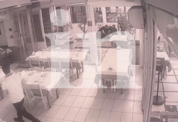 Βίντεο ντοκουμέντο από την επίθεση με σπαθί σε ταβέρνα στη Θεσσαλονίκη