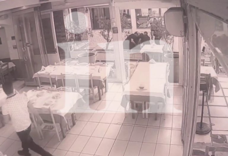 Βίντεο ντοκουμέντο από την επίθεση με σπαθί σε ταβέρνα στη Θεσσαλονίκη