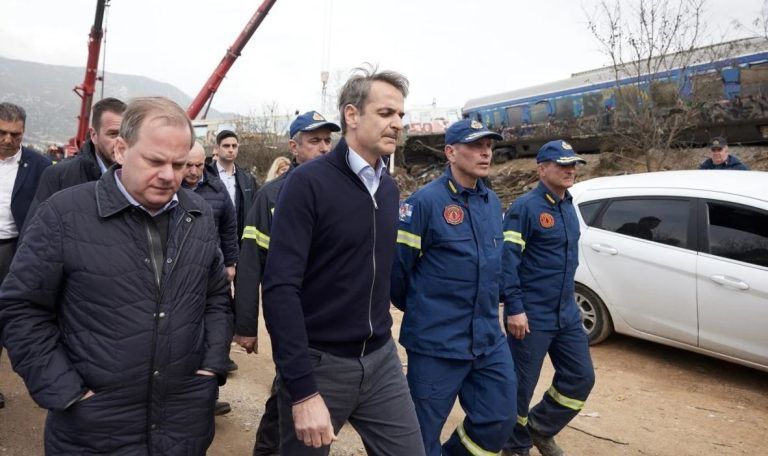 Εστιάζουν να τους βγάλει λάδι η Προανακριτική, δεν βλέπουν όμως ότι αυτό κυλάει στη φωτιά της λαϊκής οργής