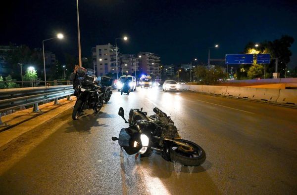 Τραγωδία στη λεωφόρο Ποσειδώνος – Δύο νεκροί σε τροχαίο με μηχανή