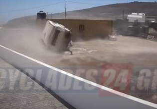 Σαντορίνη: Θυελλώδεις άνεμοι σήκωσαν στον αέρα τροχόσπιτο και το διέλυσαν