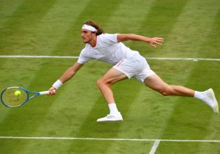 Συγκλονιστική στιγμή: Όταν ο Τσιτσιπάς ζήτησε τη βοήθεια του γιατρού (pic)