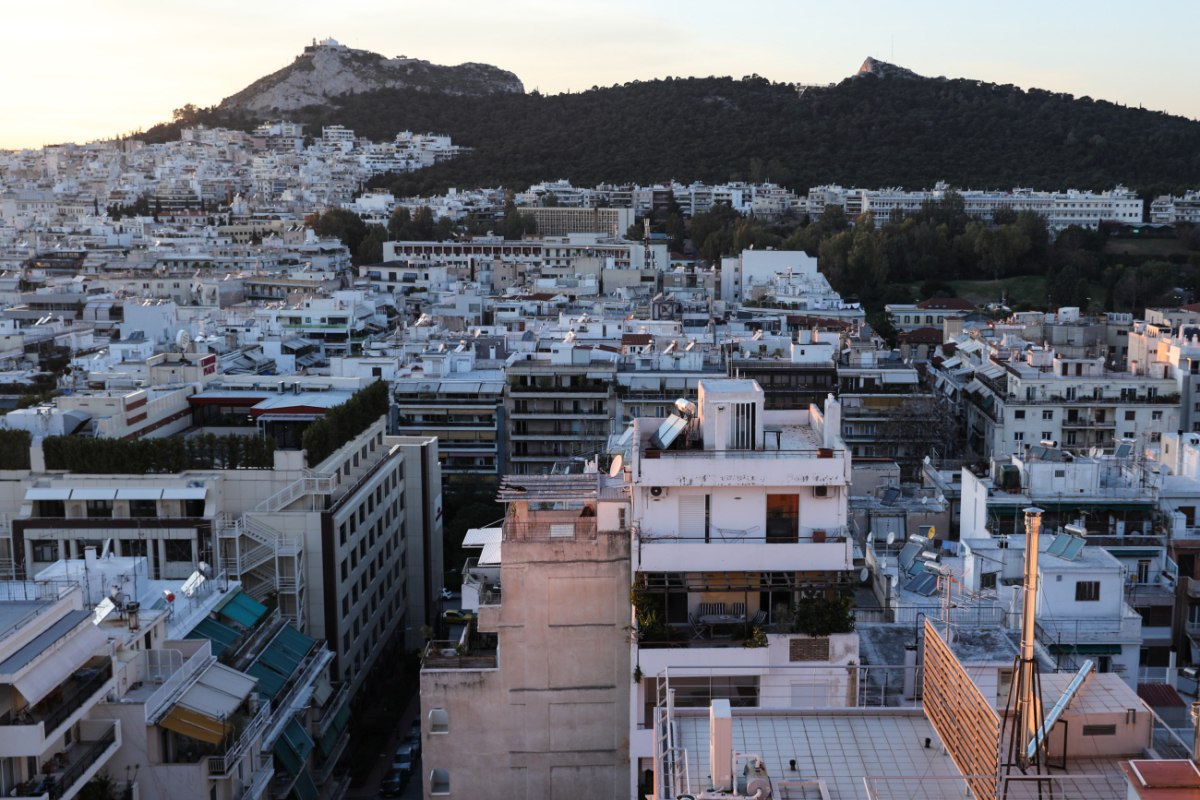 Νέο φρένο στα Airbnb – Καμία άδεια στο κέντρο της Αθήνας και το 2026