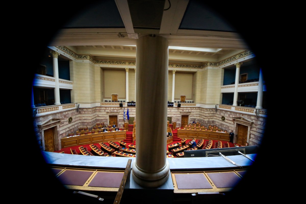 Βουλή: Τα αδικήματα στη δικογραφία για τους πρώην υπουργούς Αγροτικής Ανάπτυξης – Ξεπερνά τις 3.000 σελίδες