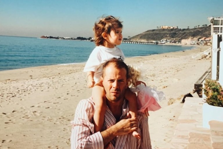 «Νιώθω έναν βαθύ πόνο»: Το συγκινητικό ποστ της κόρης του Μπρους Γουίλις για την Ημέρα του Πατέρα