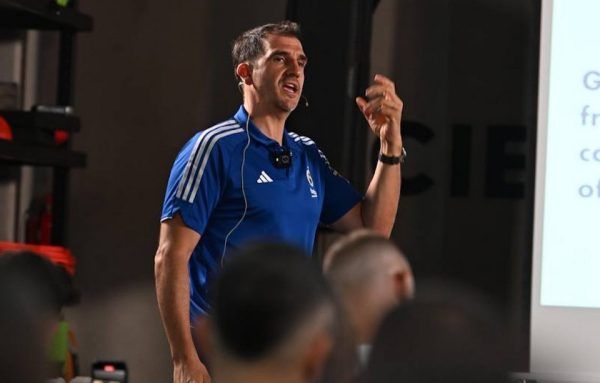 «Ο Έλληνας γυμναστής της Φενέρμπαχτσε οδεύει προς την Αρμάνι Μιλάνο» (pic)