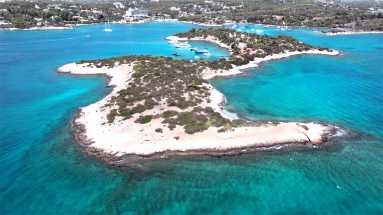 Θρίλερ με νεκρό άνδρα σε νησίδα στο Πόρτο Χέλι – Εξετάζεται η εγκληματική ενέργεια