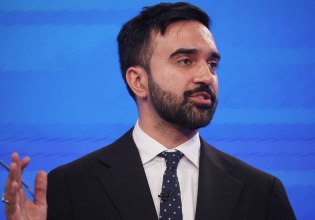 Πρωτοφανής επικράτηση Ζοχράν Μάμντανι στις προκριματικές της Νέας Υόρκης – Εκτός κούρσας ο Κουόμο