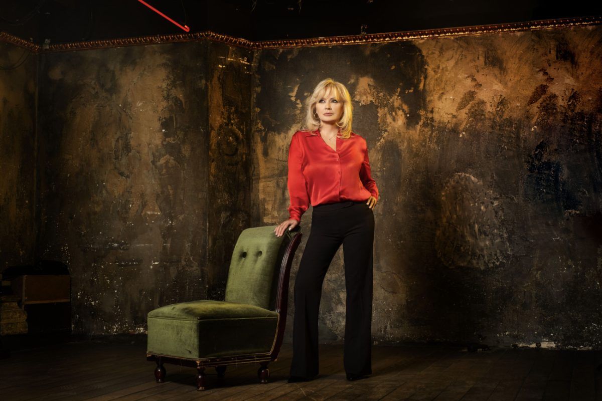 To MEGA ανανέωσε τη συνεργασία του με την Αγγελική Νικολούλη