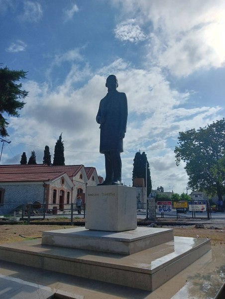 Επανατοποθετήθηκε ο Ανδριάντας του Χαρίλαου Τρικούπη στο Μεσολόγγι