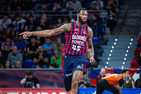 Ιδανικό για τον Ολυμπιακό και φανταστικό για τον Χολ