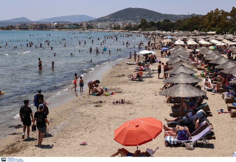 Παραλίες: Πάνω από 3.000 καταγγελίες μέχρι τέλη Ιουνίου – Ο «χάρτης» των παραβάσεων