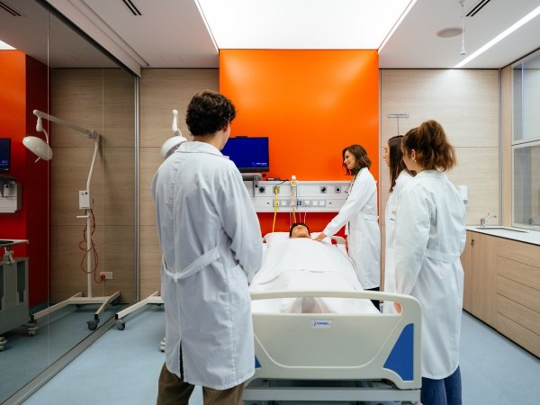 Γερμανία – Κύπρος: Κορυφαίες Σπουδές Ιατρικής από το Ευρωπαϊκό Πανεπιστήμιο Κύπρου